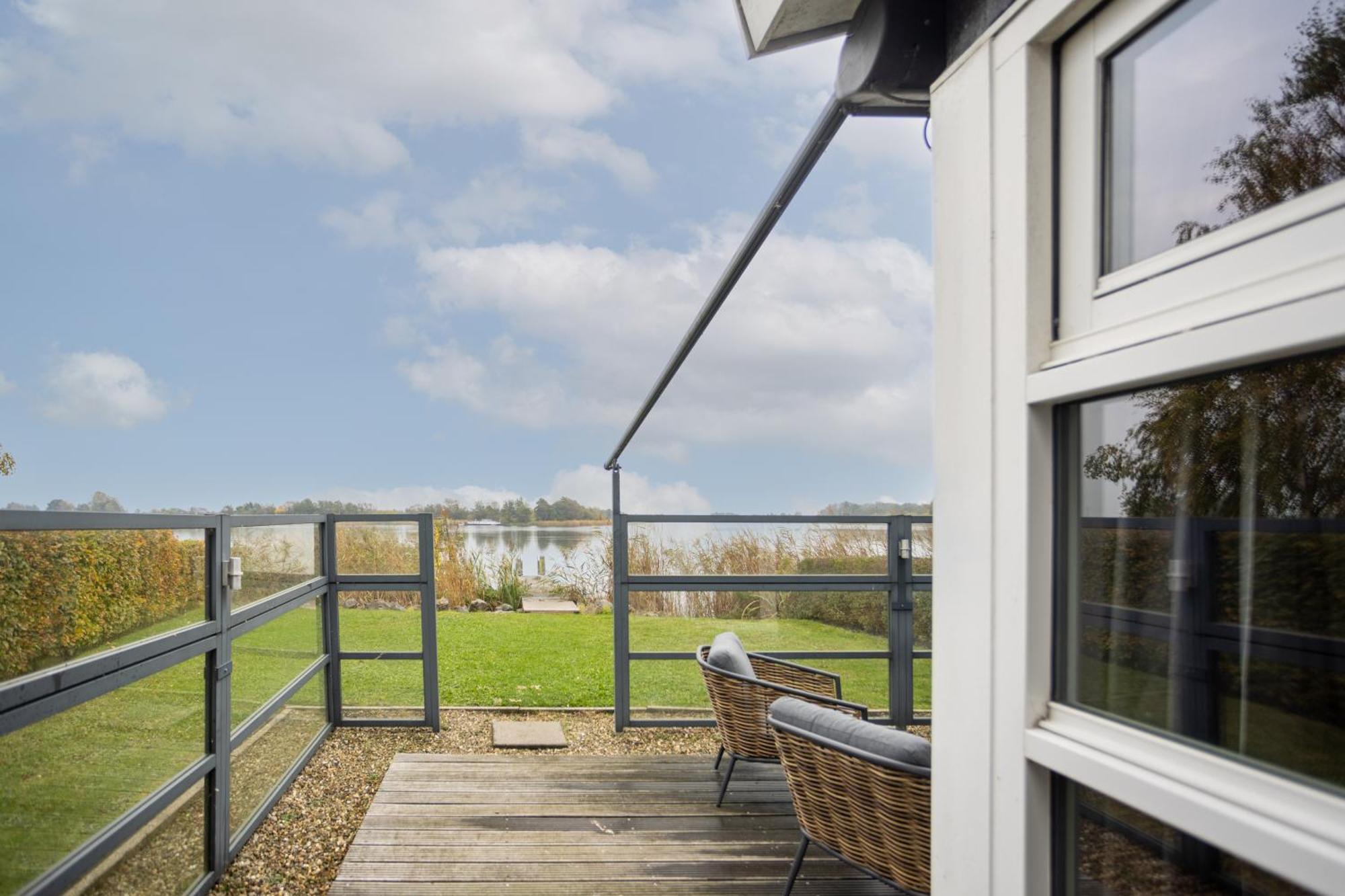 Waterpark Oan 'E Poel Bij Sneekermeer Terherne Exterior photo