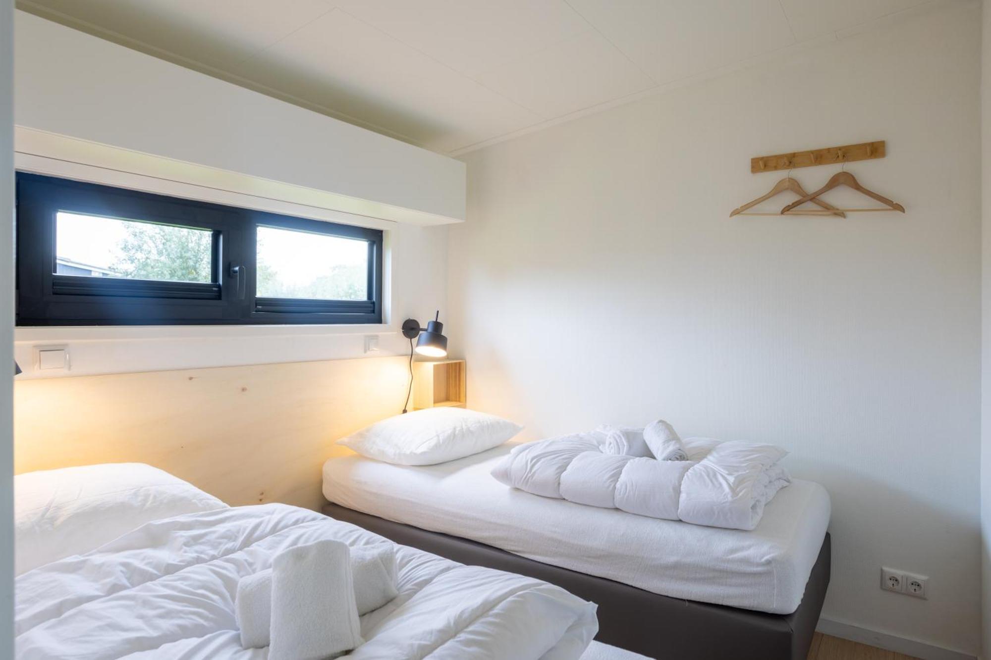 Waterpark Oan 'E Poel Bij Sneekermeer Terherne Room photo