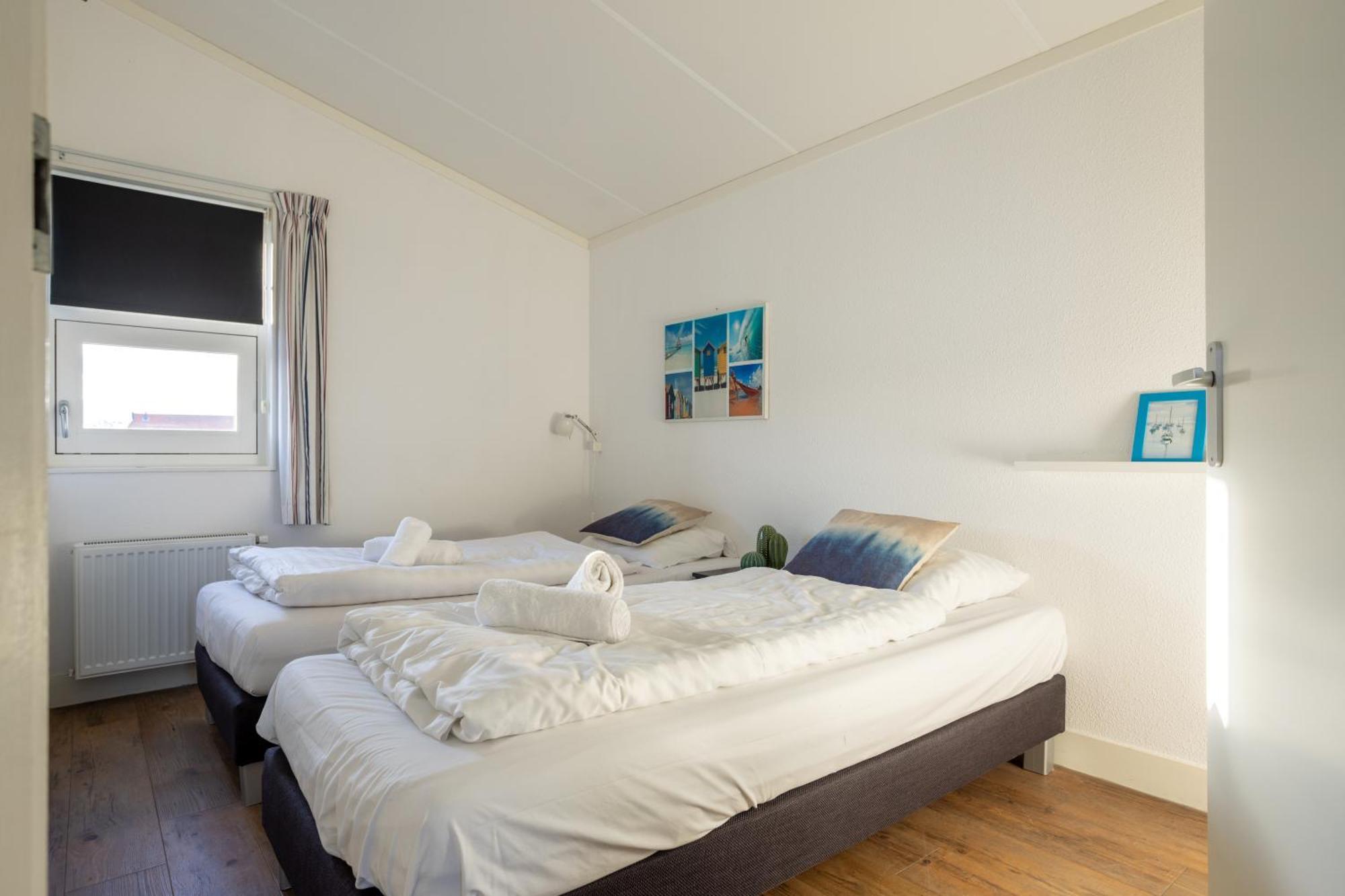 Waterpark Oan 'E Poel Bij Sneekermeer Terherne Room photo